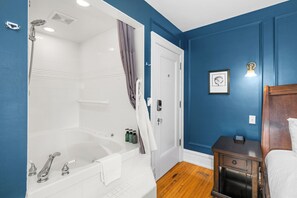 Salyards Suite | Bathroom | Hair dryer, towels, soap, shampoo