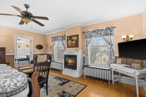 Edwin Hewitt Suite | 1 dormitorio, colchones con acolchado adicional, decoración individual