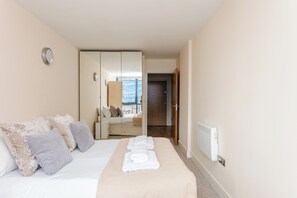 1 bedroom, iron/ironing board, internet, bed sheets - Fantastically Located 1BD Flat in Central London (London)