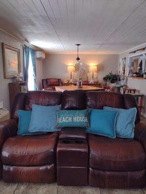 Smart TV, DVD player, books