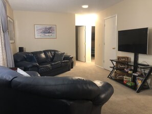 Smart TV - Cozy gem near Cheney Lake (Anchorage)
