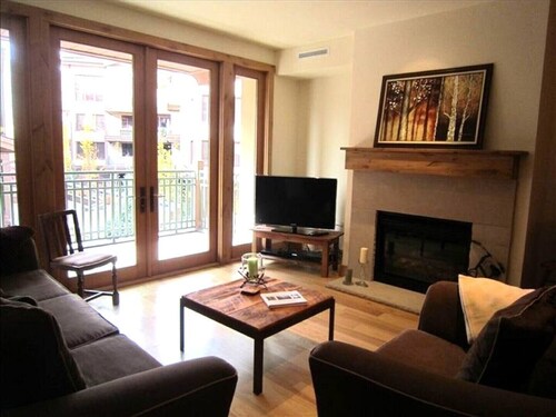 Elkhorn Springs Condo with Elkhorn Amenities