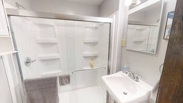 Hårtørrer, håndklæder