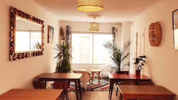 Coin salon dans le hall