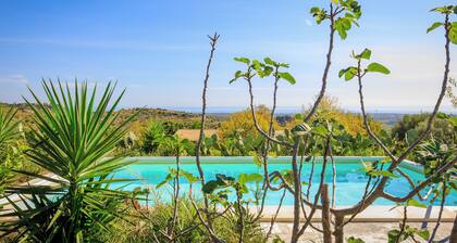 Villa ammuso con piscina sul Val di noto