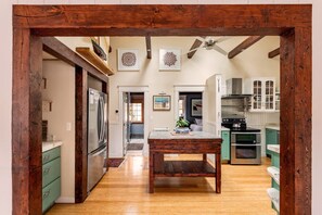 Fridge, microwave, oven, stovetop - Cottage on House Pond (Hawley)