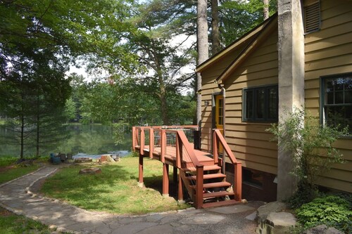 Cottage on House Pond
