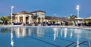 Outdoor pool - 15 minutes to Disney/ 5 minutes to clubhouse (Davenport)