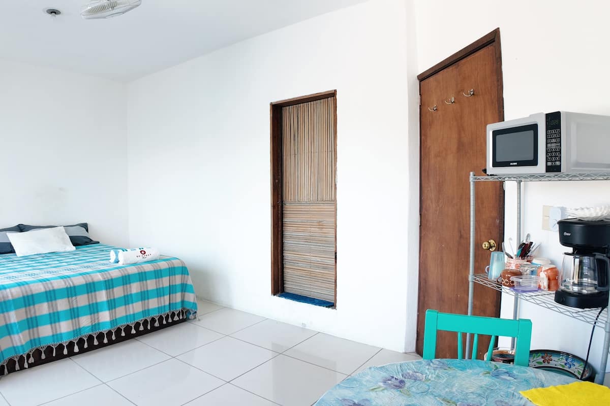 Superior Single Room | Iron/ironing board, free WiFi, bed sheets