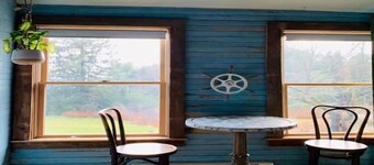 Historical Catskill mountains Farmhouse with Hiking, Fire Pit, Hot Tub, King bed