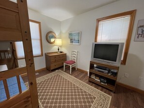 3 bedrooms, Internet