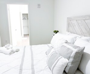 2 bedrooms, desk, iron/ironing board, free WiFi - Close to Universal Studios-Volcano Bay-Disney World-Fun SpotUSA-ICON Park & more (Orlando)