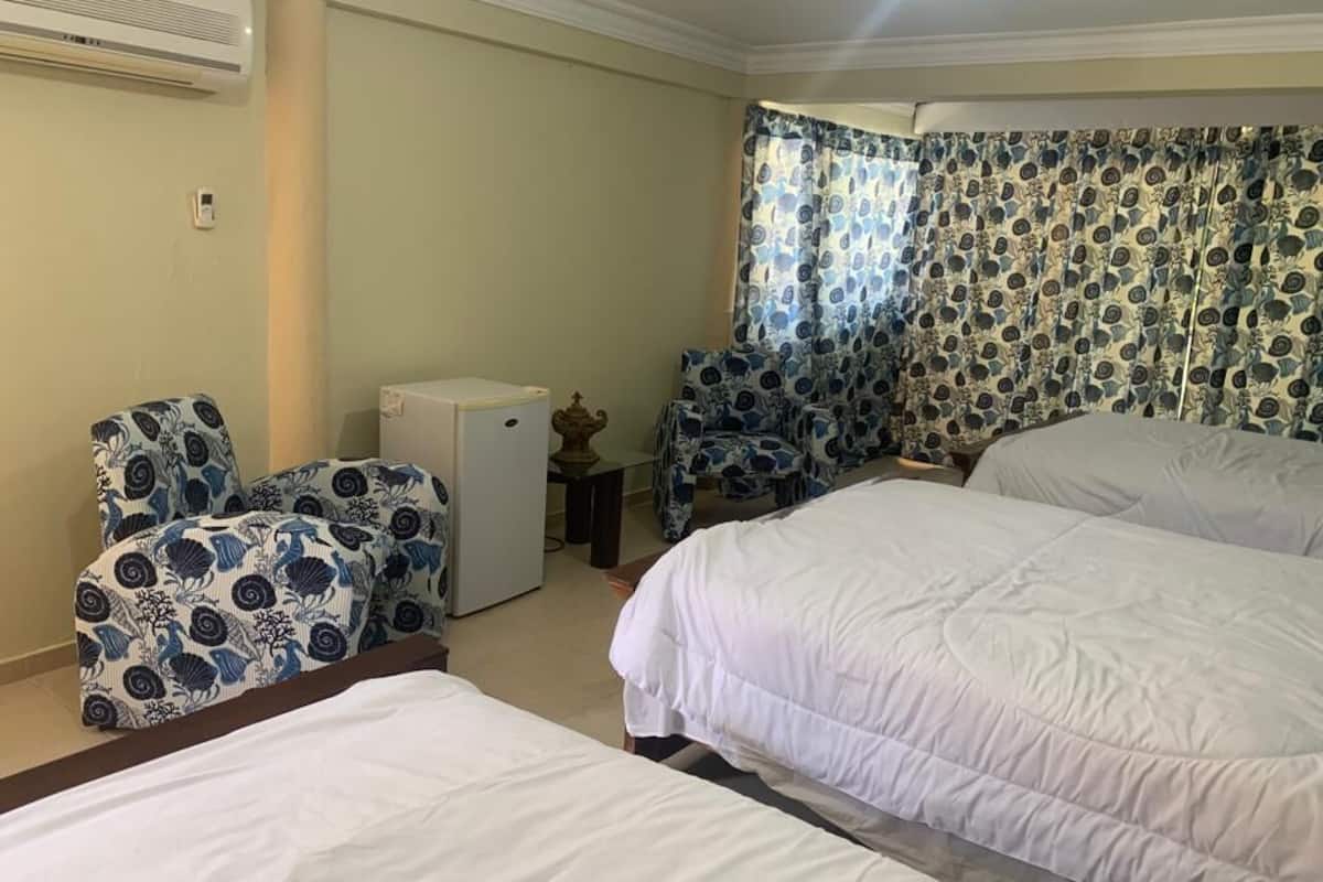 Standard trippelrum | 1 sovrum, sängtillbehör av högsta kvalitet och minibar