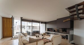 Smart TV, fireplace - Quaint & Chic Seaside Villa | Luxury Complex (A dos Cunhados)