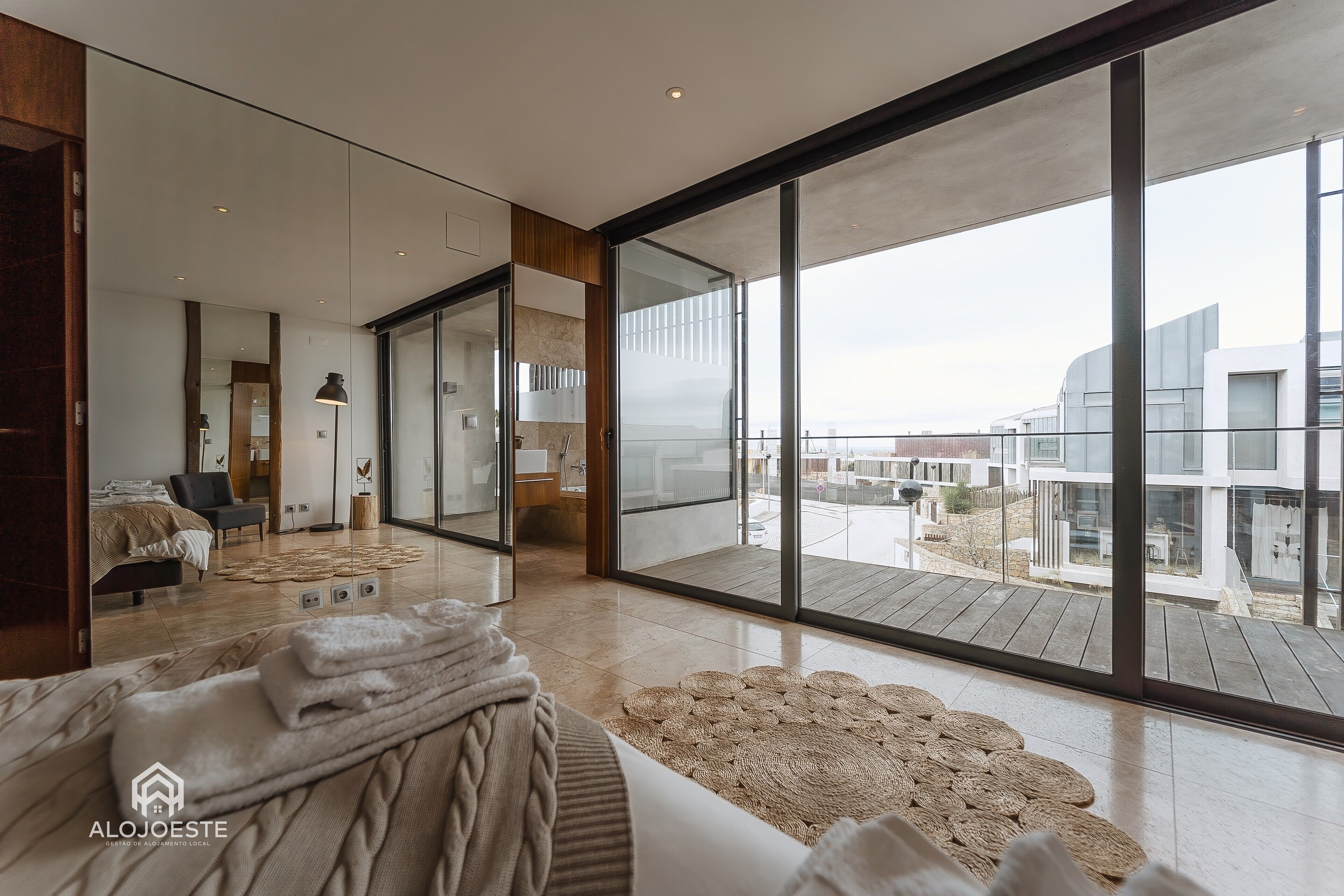 3 bedrooms, in-room safe, free WiFi, bed sheets