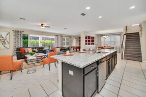 House (Multiple Bedrooms) | Interior - Avenger's, Frozen and Alice in Wonderland Themed Rooms! Private Pool and Modern Decor! (Kissimmee)