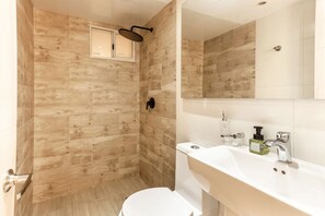 Shower, hair dryer, towels, soap - Espectacular Loft de 84 Mt en la mejor zona Bogotá (Bogotá)