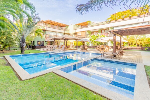 Outdoor pool - PF36 Ótimo Quarto e Sala a 25m da Praia (Mata de São João)