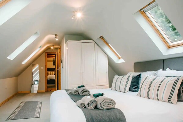 2 bedrooms, WiFi - Beautiful 2-bed cottage, amazing views / sleeps 6 (Cleobury Mortimer)