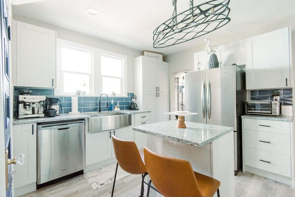 Fridge, microwave, oven, stovetop