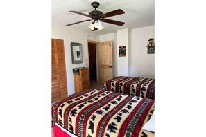 4 bedrooms, desk, iron/ironing board, WiFi