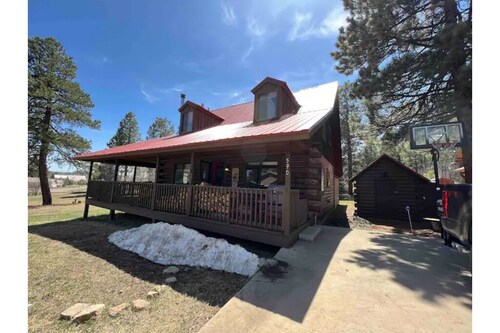 Beautiful Cabin Retreat:Ski, Hike, Fishing&Bike!