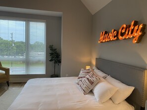 4 bedrooms, iron/ironing board, free WiFi, bed sheets - 4 Bedroom 4 Bath - Rooftop Deck - Near Opryland, Shopping, 10 min to Broadway (Nashville)