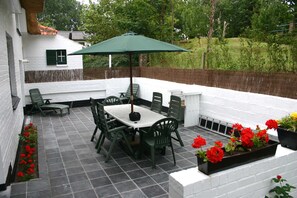 屋外ダイニングエリア