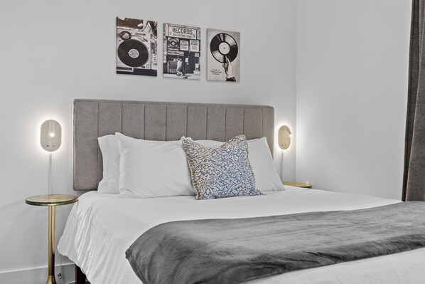 Unclassified image, 1 of 48, button