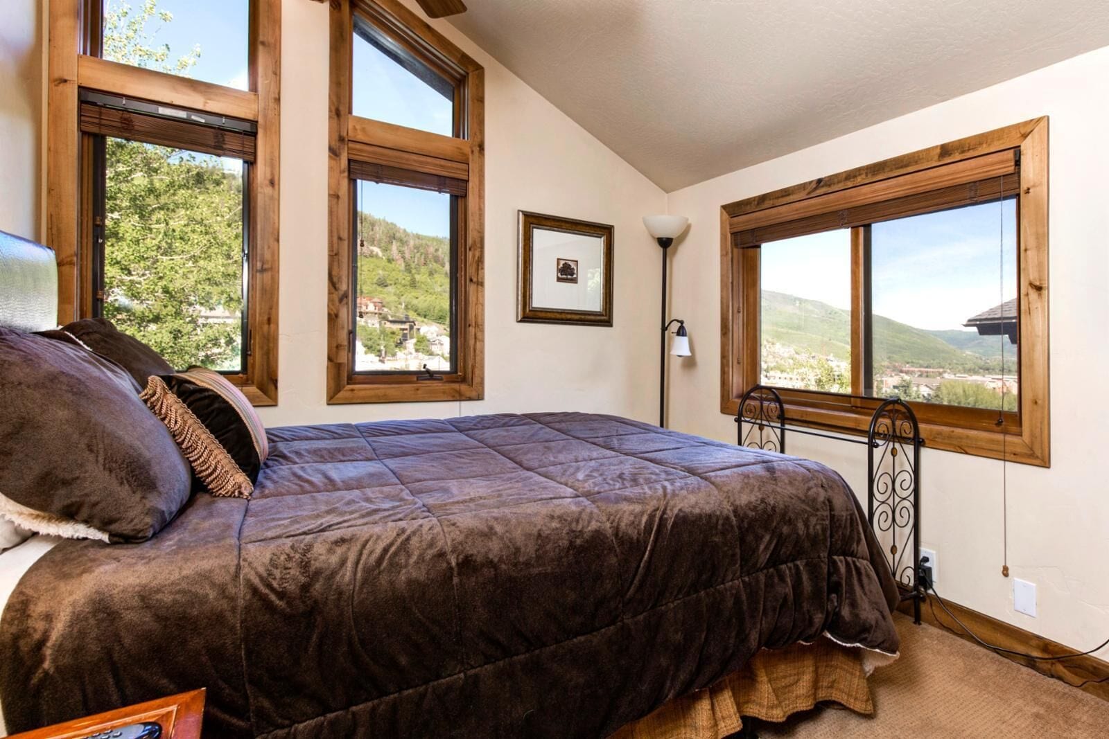 开间 (3 Bedrooms) | 3 多间卧室、特色装修、特色家居、熨斗/熨衣板