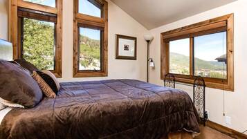 Studio (3 Bedrooms) | 3 bedrooms, individually decorated, individually furnished