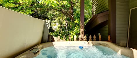 Studio (3 Bedrooms) | Bathroom | Shower, designer toiletries