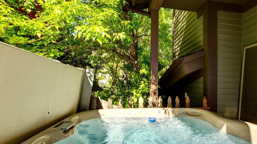 Beautiful Air 3 Bedrooms POA-504B by KBM