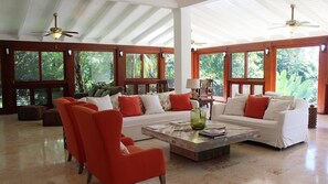 Comfort Villa | Living area