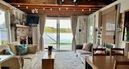 Peaceful Cozy Water Front Cottage. Step back in time and ENJOY