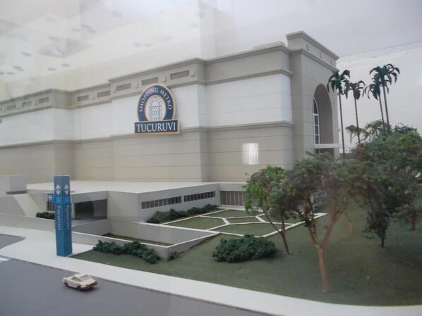 Shopping mall