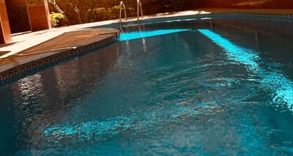 Hidden Gem 2BR with pool access