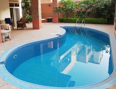 Hidden Gem 2BR with pool access