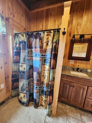 Shower, hair dryer, towels, soap - The Hideaway Cabin  (Caribou)