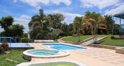 Brugmansia Country Hotel