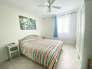 3 quartos, escrivaninha, ferros/tábuas de passar roupa, Wi-Fi