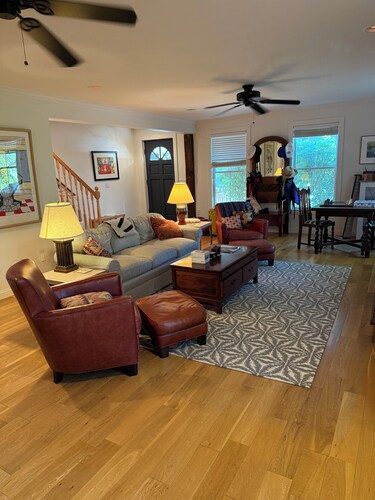 Perfect location in the heart of downtown Lenox