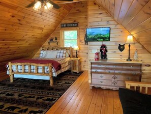 3 bedrooms, desk, iron/ironing board, travel cot - Mountain Views / Golf / Hot Tub / Cozy Cabin! (Traphill)