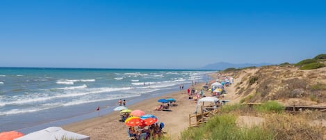 Una spiaggia nelle vicinanze