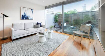 Lovely 2 bedroom Apartment in Carlton