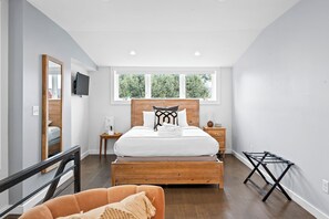 Unit 4 Boho Loft | Trang trí khác biệt, trang bị nội thất với thiết kế riêng biệt