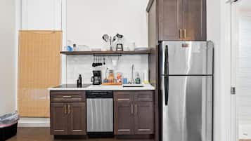 Unit 1 Funky Fresh | Dapur pribadi | Lemari es besar, microwave, oven, dan kompor