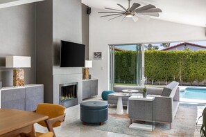 TV, fireplace, stereo