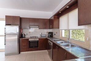 Horno y placa de cocina