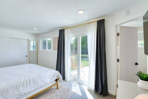 4 bedrooms, WiFi, bed sheets